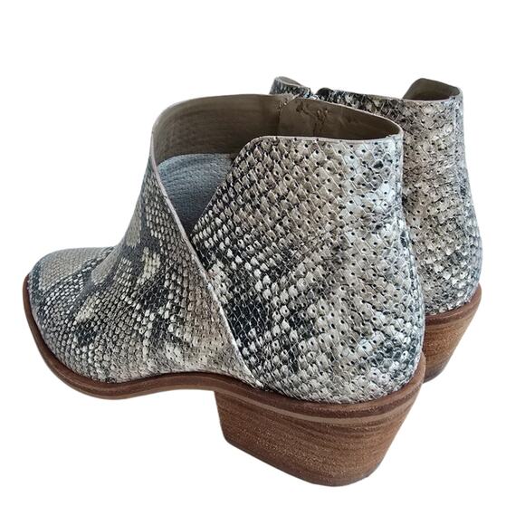 Snake Print Booties Vince Camuto Arendara Size 10 Gray Cream Leather Side Zip - Picture 4 of 12